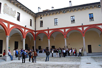 Cortile dell’ex convento di San Cristoforo, adiacente a quello di San Domenico, sede della Provincia di Lodi, domenica 26 settembre 2010